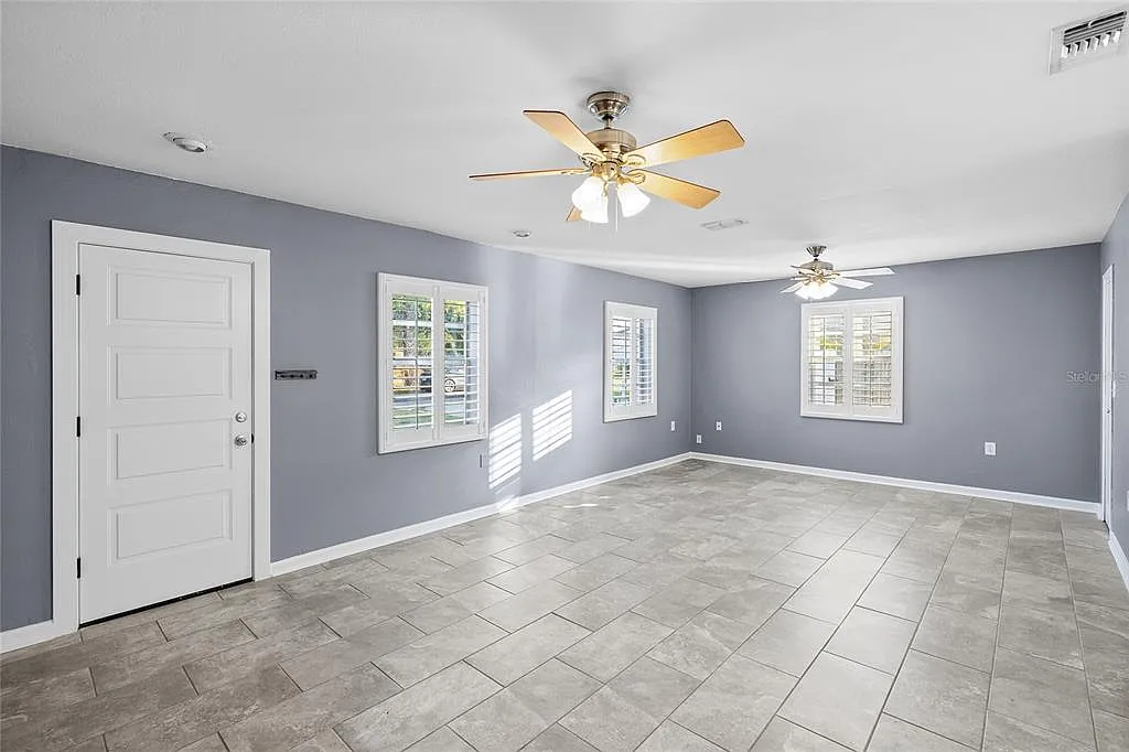 3 bed, 2.0 bath, 1156 sqft, $2,550 — Photo 4