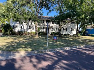 6027 Metcalf Ln APT 4A, Mission, KS 66202