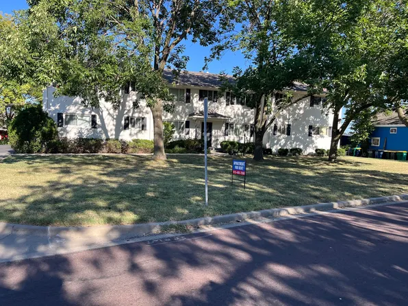 6027 Metcalf Ln APT 4A, Mission, KS 66202
