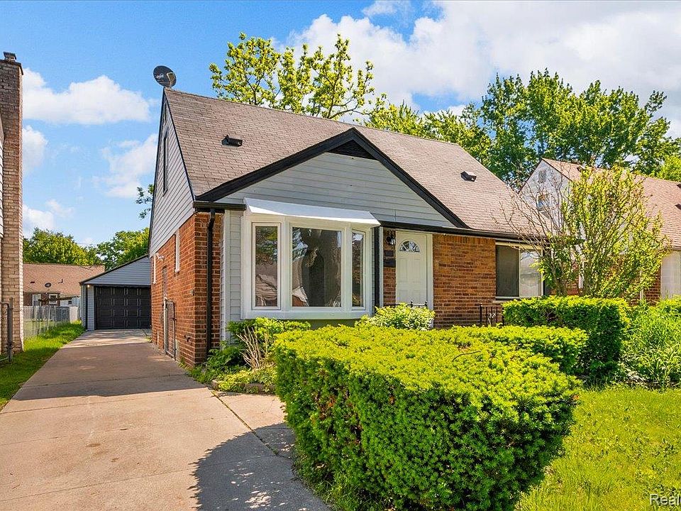 1st image of 769 Sherbourne St