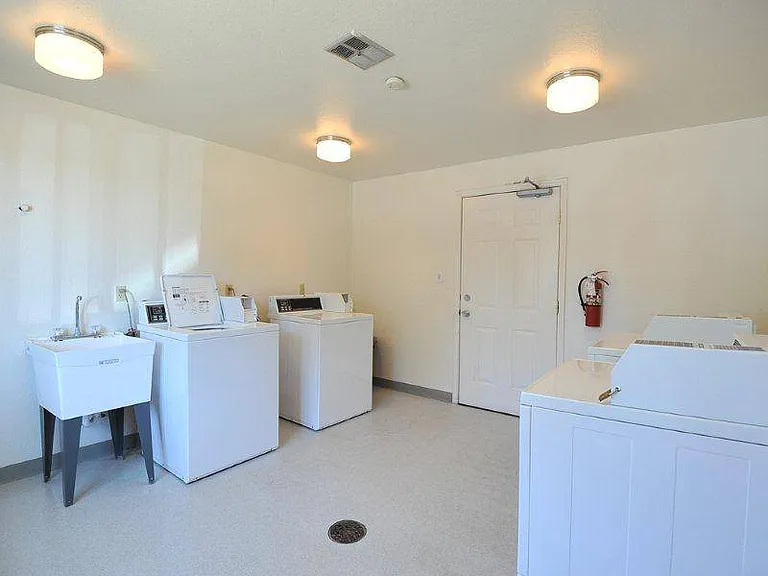 Meridian Park Apartments — Photo 10