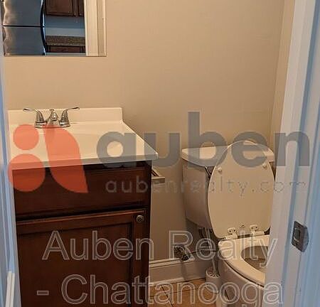 5th image of 3913 Bowman Ln