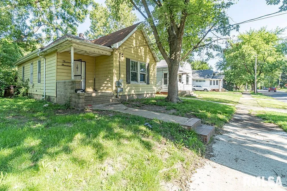 1319 N Bourland Ave photo 1