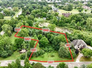 8285 Grovemont Ct, Grand Blanc, MI