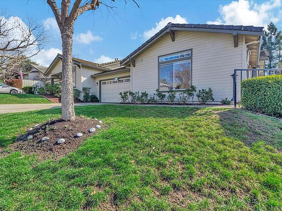 3rd image of 8604 Vineyard Creek Ct