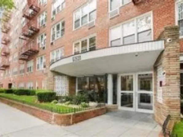 1530 East 8th Street image 1 of 13