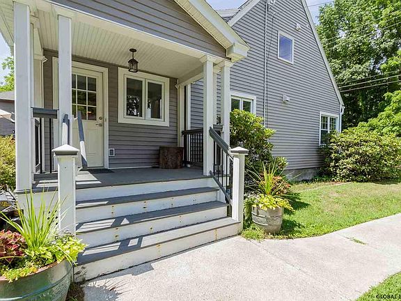 4th image of 222 Crescent Ave