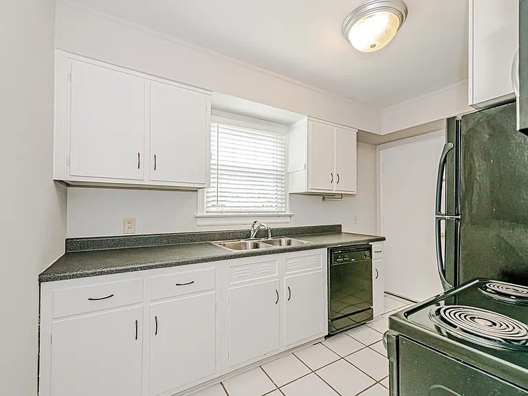 561 Wakefield Dr #A — Photo 7