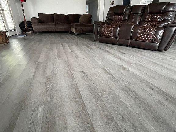 3rd image of 908 W Lead Ave