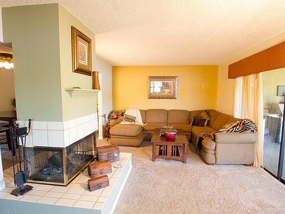 4th image of 749 Peninsular Dr