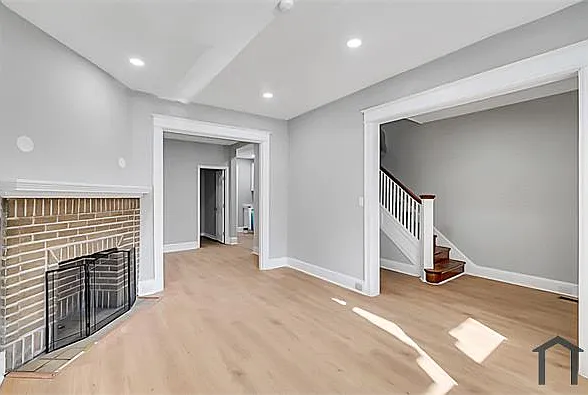 727 Otis Pl NW — Photo 4