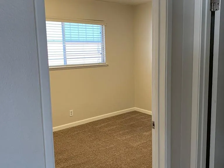 812 Belden St #1 — Photo 4