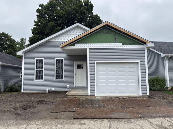 967A W Maumee St, Adrian, MI 49221
