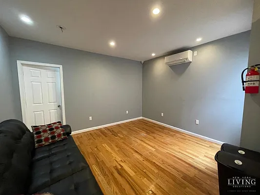 Rented by NY Living Solutions | media 10