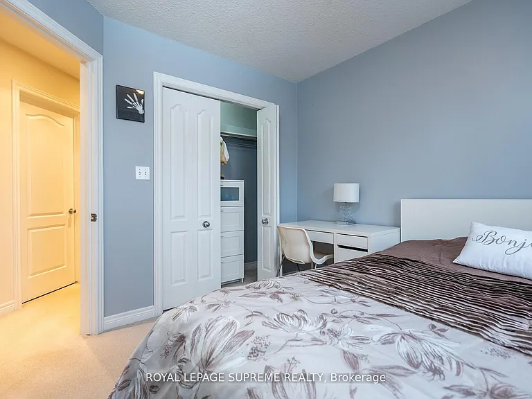 31 1/2 Thorold Rd E — Photo 22