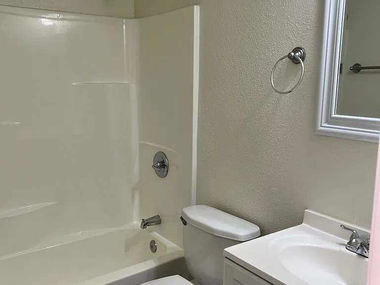 4053 Wilson Ave — Photo 26