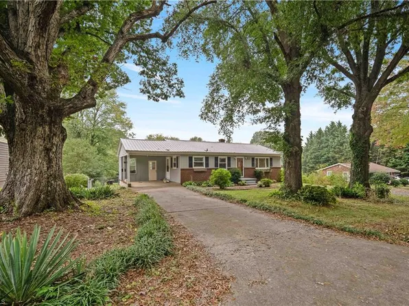 113 Glenn Ave, King, NC 27021