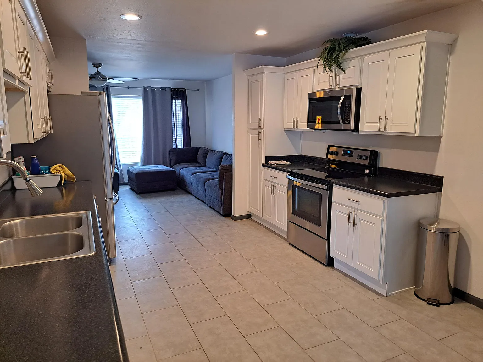 3 bed, 1308 sqft, $3,400 — Photo 3