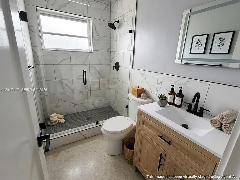 1140 NE 24th Ave #1-4 — Photo 3