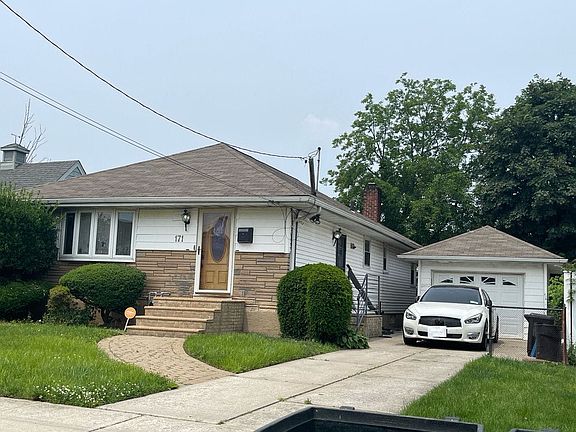 2nd image of 171 Allen St