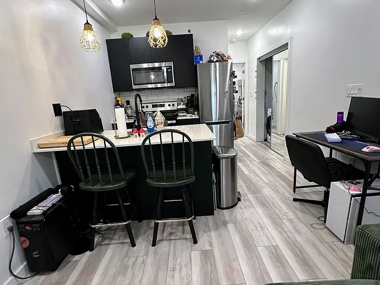 6161 Walnut St #1E — Photo 12