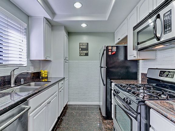4th image of 1449 E 3rd St APT 303