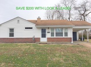 1110 Saint Patrice Ln, Florissant, MO 63031