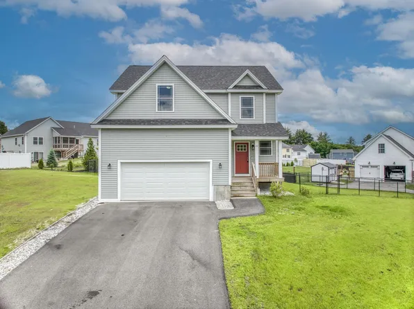 22 Curtis Commons Circle, Milford, NH 03055