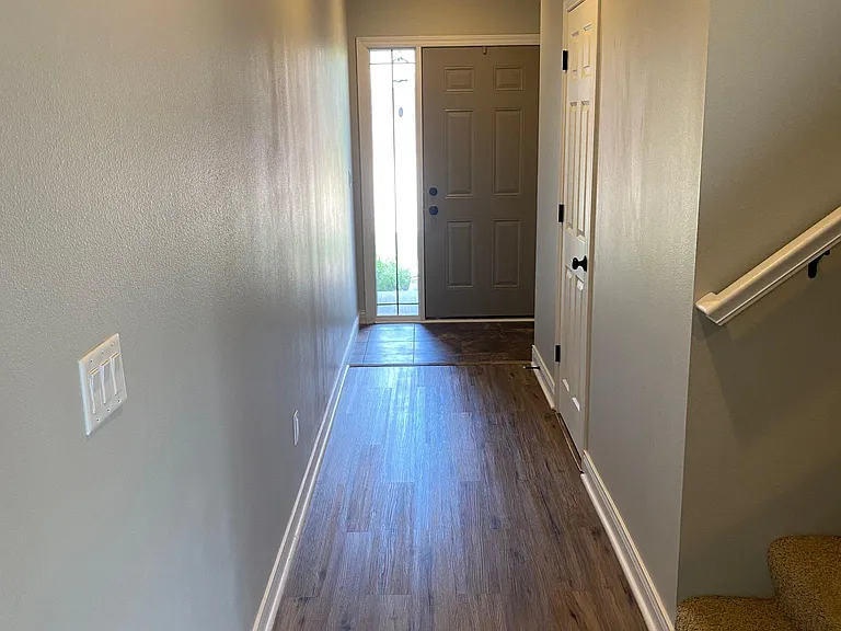 1459 Marilyn Dr — Photo 5