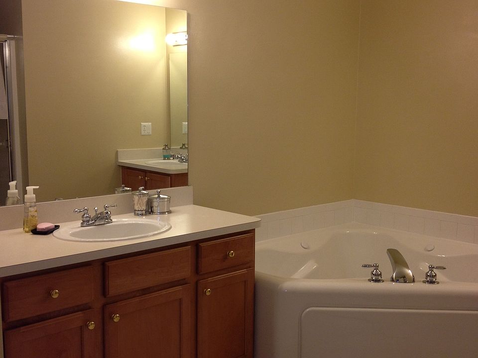 Master Bath with Jetted Tub