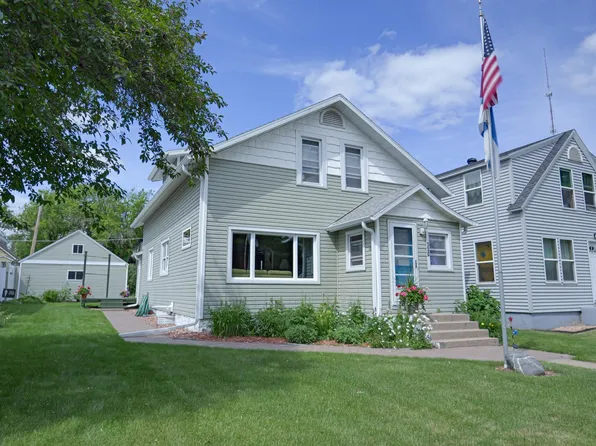 330 3rd Ave, Calumet, MN 55716