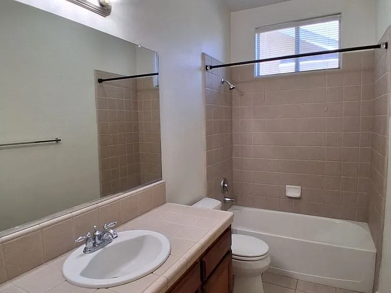 551 Lester Ave — Photo 18