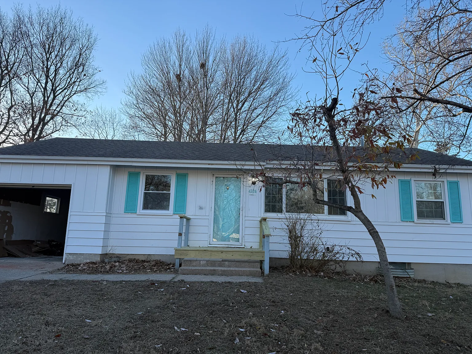 3 bed, 864 sqft, $1,550 — Photo 1