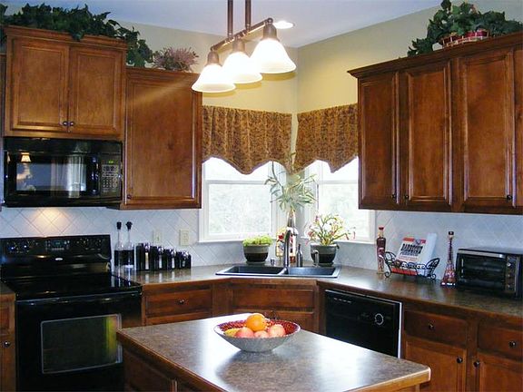2nd image of 567 Morgan Ln