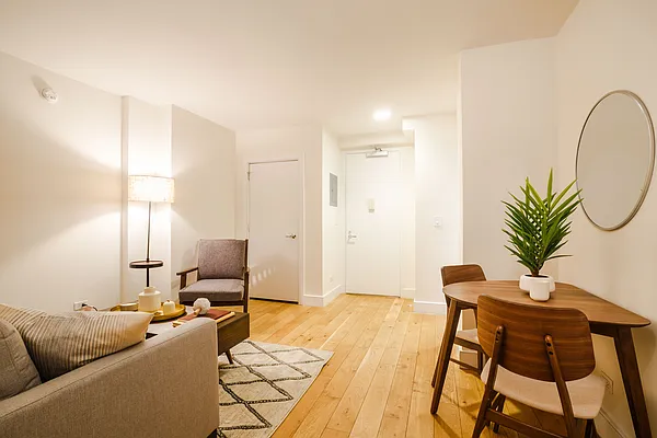 Rented by MNS | media 21