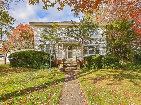 1674 Woodrow Ave, Mayfield Heights, OH 44124