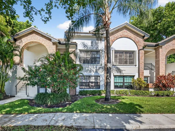 8041 Aberdeen Drive #202, Boynton Beach, FL 33472