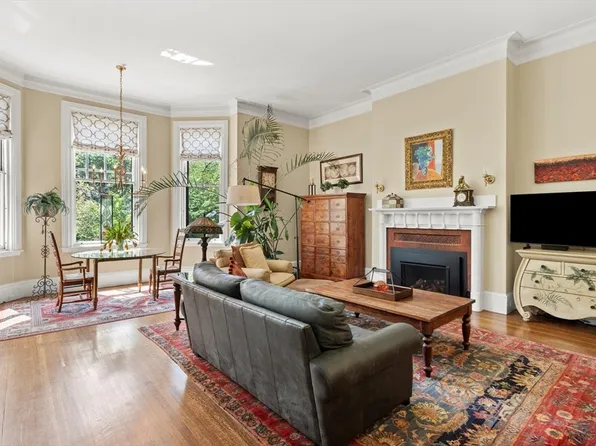 261 Commonwealth Ave APT 5, Boston, MA 02116