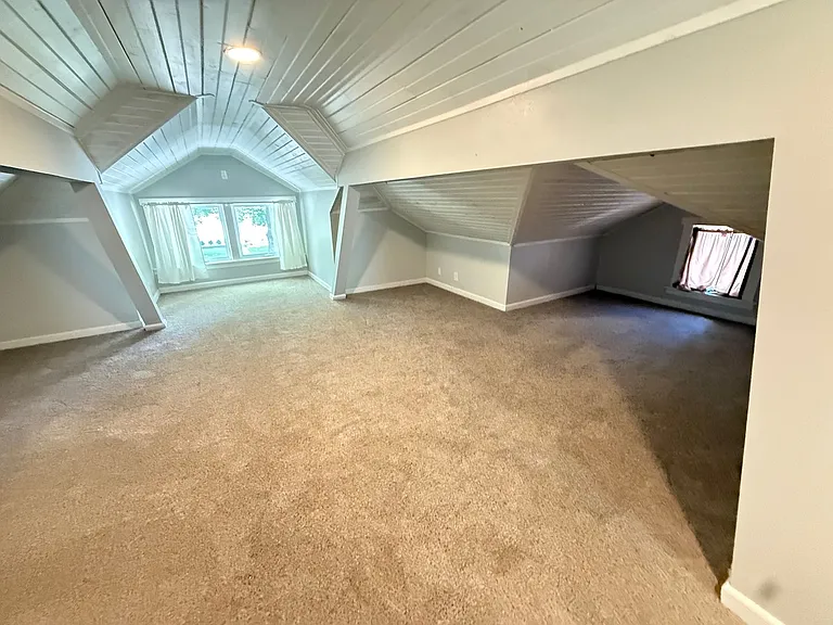 1038 S Fremont Ave — Photo 32