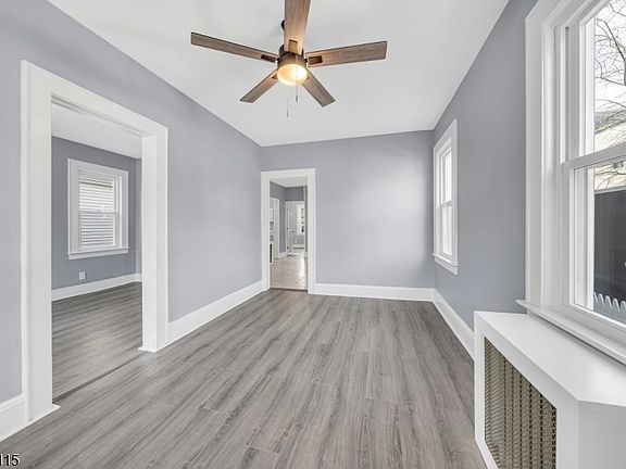 2nd image of 54 Thomas St