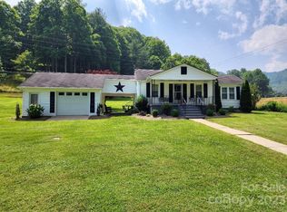 995 Lickskillet Rd, Burnsville, NC 28714
