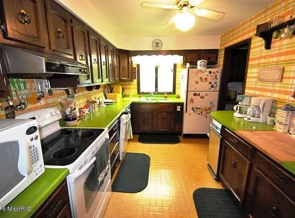 2nd image of 65220 W Peninsula Dr