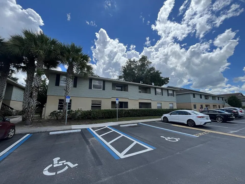 522 Golden Raintree Pl #201