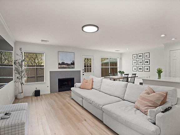 2nd image of 70 N Walden Elms Cir