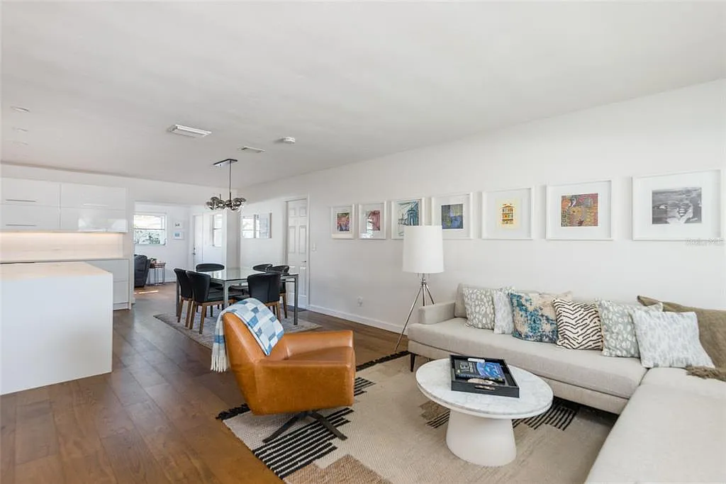 3 bed, 2.0 bath, 1480 sqft, $3,750 — Photo 3