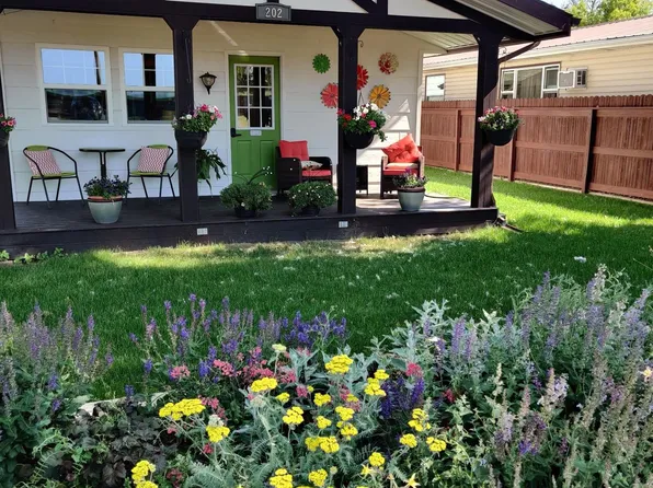 202 E Rogers St, Bison, SD 57620