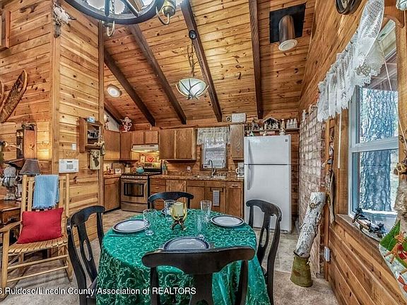 5th image of 407 Brady Canyon Rd