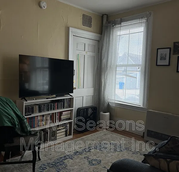 19 Grant St #2 — Photo 8