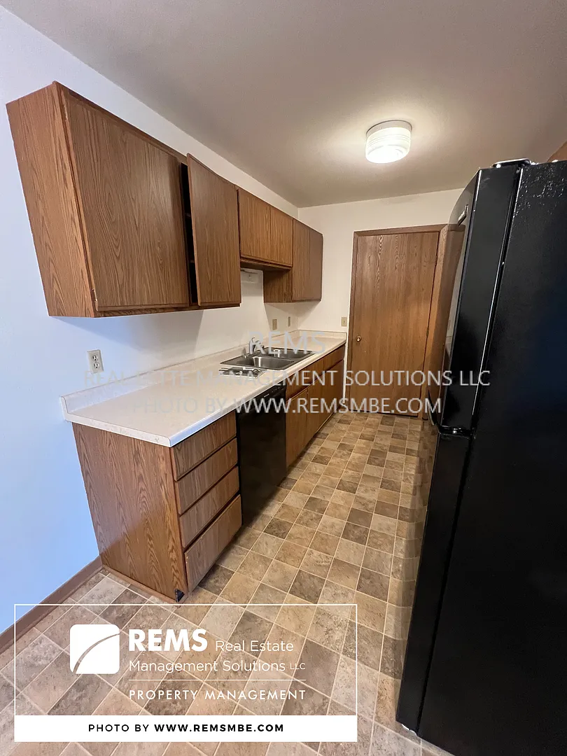 534 East Slifer Street — Photo 2