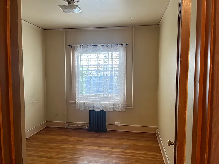 500 E Myrtle St — Photo 4